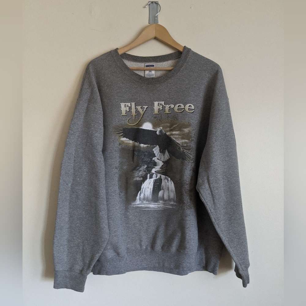 Vintage Gray Fly Free Eagle | Size XL | Preloved | Casual Comfort.